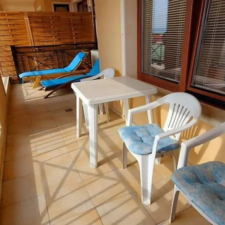 Golden Sands Beach Warna